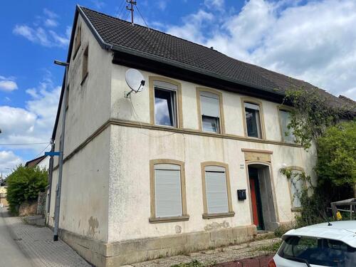 Foto - Einfamilienhaus mit mehrere Gebäude und große Grundstück!