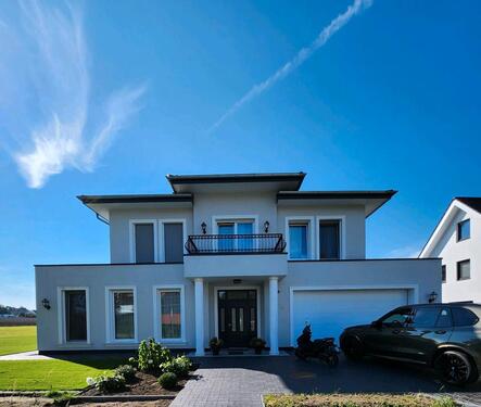 Foto - Luxus Stadtvilla Haus 1 bis 2 Familienhaus Spa Indoorpool Bj 2021