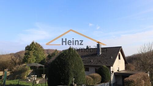 Foto - Freistehendes Einfamilienhaus mit schönem Garten und Garage