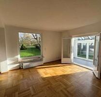 Ihr Wohntraum in perfekter Lage! - Top-renoviertes Wohnhaus mit Parkgrundstück - Duisburg Huckingen