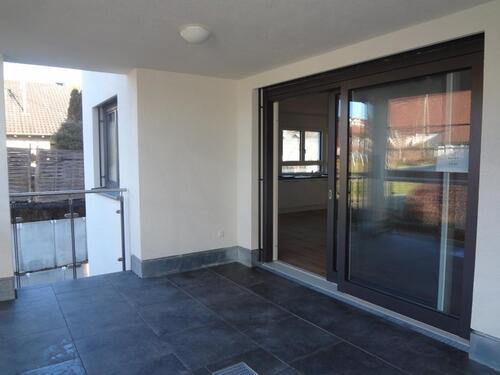 Foto - Attraktive und barrierefreie 2,5 Zi. OG--WHG mit EBK, Balkon & Tiefgaragenstellplatz zu vermieten!