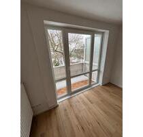 **Gemütlich und frisch RENOVIERT**4-Zimmerwohnung mit Balkon** - Minden