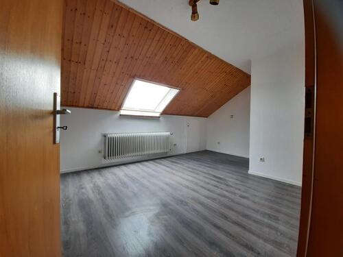 Foto - Dachgeschoßwohnung - 320,00&nbsp;EUR Kaltmiete, ca.&nbsp; 60,00&nbsp;m&sup2;