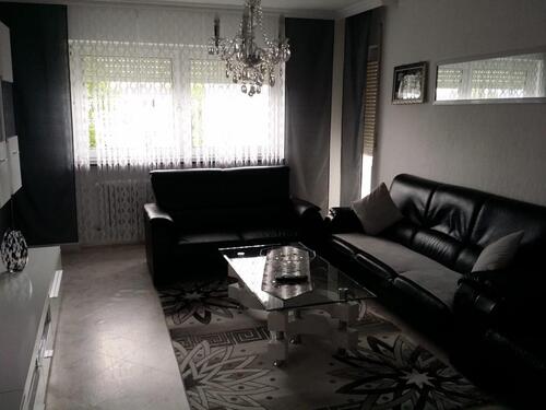 Foto - Zentrale 3-Zimmer-Wohnung mit Balkon, EBK & Garage – 72,98 m²