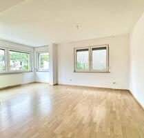 Exklusive 3-Zimmer-Erdgeschosswohnung mit neuer Küche & Terrasse - Stuttgart Stuttgart-Ost