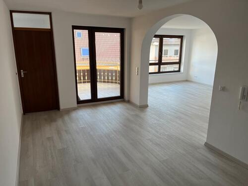Foto - Schöne 3,5 Zimmer mit Balkon - 1.050,00&nbsp;EUR Kaltmiete, ca.&nbsp; 91,00&nbsp;m&sup2;