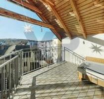 Charmante Dachgeschosswohnung mit Balkon und Ausblick ❤️ - Gera Debschwitz