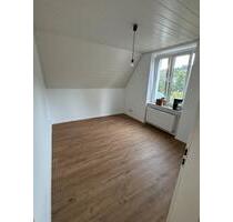 Renovierte Dachgeschosswohnung - 1.050,00 EUR Kaltmiete, in Linz am Rhein (PLZ: 53545)
