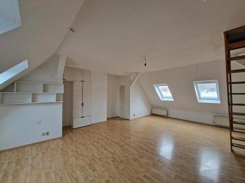 Foto - DG Wohnung, direkt an der Uni Mensa Ulmenstraße. Sofortbezugsfrei