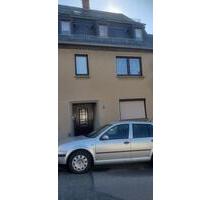 Reihenhaus - 35.000,00&nbsp;EUR Kaufpreis, ca.&nbsp; 90,00&nbsp;m&sup2; in Hohenstein-Ernstthal (PLZ: 09337)