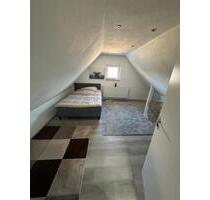 Zu vermieten ab 01.03.: DG-Wohnung - Bretten