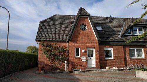 Foto - Kleines Häuschen , Reihenhaus Pbg obenende Zentrale