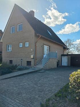 Foto - Gepflegtes Einfamilienhaus mit großem Grundstück