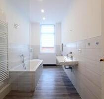 Helle 4-Zimmer-Wohnung mit großzügigem Bad und Einbauküche im Herzen von Aschersleben