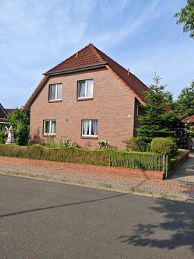 Foto - Einfamilienhaus mit PV-Anlage & Doppelgarage-ruhige Lage Südheide