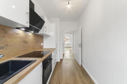 Foto - Frisch renovierte 3-Zimmer-Wohnung mit neuer Einbauküche in ruhiger Lage und gepflegtem Haus