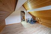 Foto - Dachgeschosswohnung Tageslichtbad ruhige Wohngegend