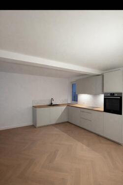 Foto - Moderne 2-Zimmer- Whg mit hochwertigem Fischgrätparkett & EBK