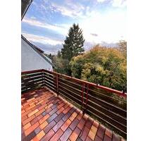 4,5 Zimmer-Dachgeschosswohnung verteilt über zwei Etagen mit Küche und dem Balkon zum Garten! - Hildesheim Bockfeld