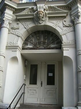 Foto - Geräumige 2 Zimmer-Wohnung mit Stellplatz zu mieten!