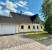 Einfamilienhaus mit Garten, Pool, Sauna, Garage & PV-Anlage - Völklingen