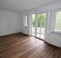 Wohnen im Zentrum & trotzdem ruhig: Großzügige 3-Raum-Wohnung mit 2 Balkonen ab 01.04.2026 - Chemnitz Hilbersdorf