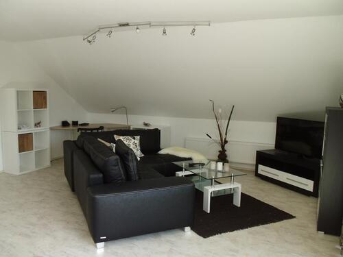 Foto - Vermieten voll möblierte Dachgeschosswohnung.