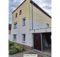 Großes Wohnhaus mit Nebengebäuden und großem Grundstück - Staßfurt