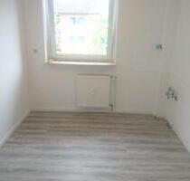 Helle 3-Zimmer-Wohnung mit Balkon & Einbauküche in Dahlenburg
