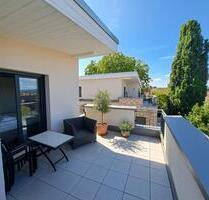 Moderne 2-Zimmer-Penthouse-Wohnung mit Dachterrasse, Balkon, TG-Platz & Weitblick in Mainz-Finthen