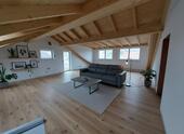 Foto - Neubau Wohnung mit Sichtdachstuhl und Balkon