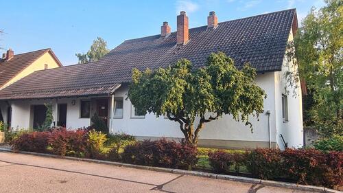 Foto - Großzügiges Familienhaus mit Einliegerwohnung, 1.140m² Grundstück