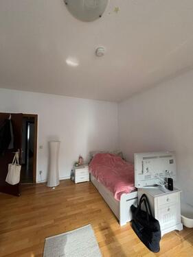 Foto - WG-Zimmer zu vermieten - 360,00 EUR Kaltmiete,