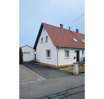 Doppelhaushälfte Wehingen mit Garten, Terrasse, Garage, Wintergar