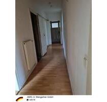 Große Wohnung Große Ringstr. - 400,00&nbsp;EUR Kaltmiete, ca.&nbsp; 67,00&nbsp;m&sup2; in Finsterwalde (PLZ: 03238)