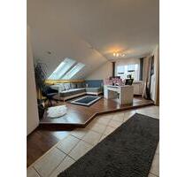 Helle 2-Zimmer-Dachgeschosswohnung, ca. 60 m², frisch saniert - Marktbreit