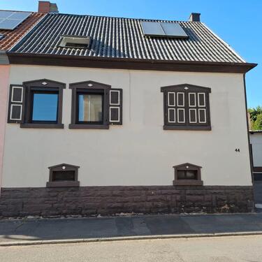 Foto - gepflegtes Zweifamilienhaus in Niederwürzbach I 3 Garagen I Anbau