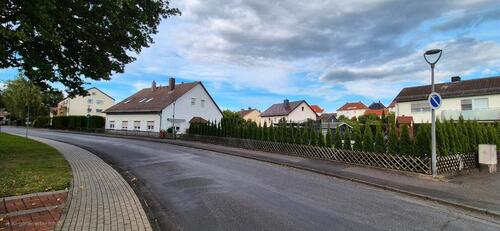 Foto - Freistehendes Einfamilienhaus mit Einliegerwohnung