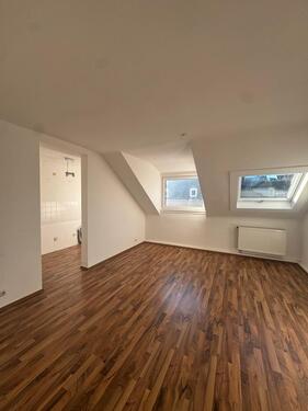 Foto - 3 Zimmer Dachgeschoßwohnung zur Miete in Wiesbaden