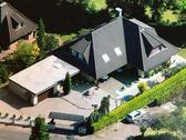 Foto - Einfamilienhaus mit Doppelgarage & vielseitigen Möglichkeiten