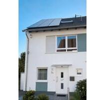 Moderne Doppelhaushälfte mit PV-Anlage, Garage und 2 Stellplätzen - Dortmund Eving