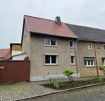 Günstiges Wohnhaus mit Innenhof und Scheune in Thüringen - An der Schmücke