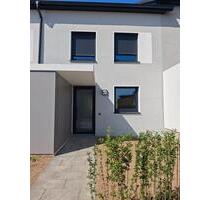 Erstbezug – Modernes 4-Zimmer-Reihenhaus mit Garten - Stein