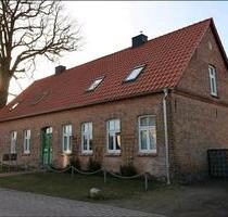 Bauernhaus mit 2 Doppelhäusern in 17159 Brudersdorf zu verkaufen - Dargun