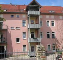 APOLDA - Erdgeschoss 2,5- Raum- Wohnung mit Balkon + Stellplatz