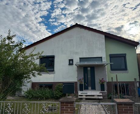 Foto - Kernsanierter Freistehender Bungalow