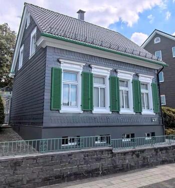 Foto - Viel Platz für Ihre Ideen - 2 Häuser + Garagenhalle + Werkstatt