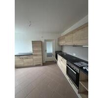 Großzügige 4-Zimmer-Wohnung mit Garage und Einbauküche - Trabitz