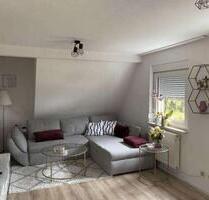 Helle 2-Zimmer Dachgeschoss Wohnung in Köln Höhenhaus Kalt 665€