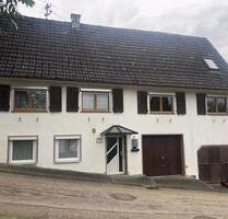 Einfamilienhaus in ruhiger Lage mit separatem Bauplatz - Alpirsbach